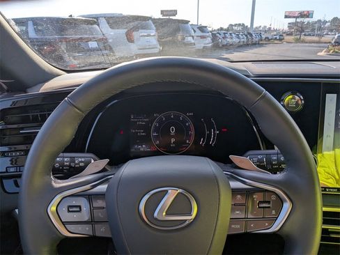 Used 2024 Lexus RX 350 FWD w/ Technology Package image 31