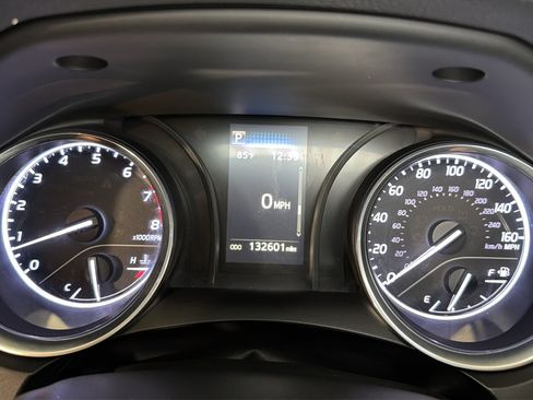 Used 2019 Toyota Camry SE FWD image 28
