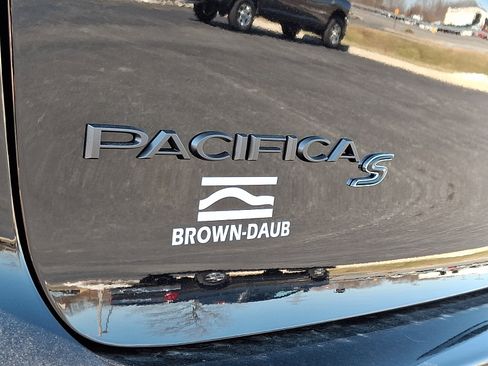 New 2026 Chrysler Pacifica Select AWD/4WD image 20