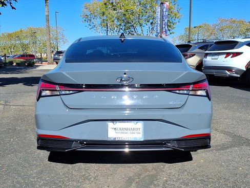 Certified 2022 Hyundai Elantra Limited image 6