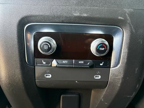 Used 2023 GMC Yukon Denali AWD/4WD image 44