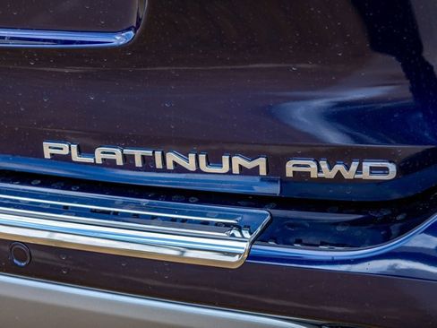 New 2026 Toyota Highlander Platinum AWD/4WD image 9