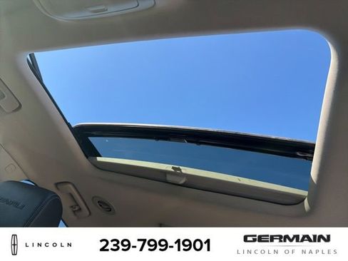 Used 2021 GMC Acadia Denali w/ Denali Ultimate Package image 16