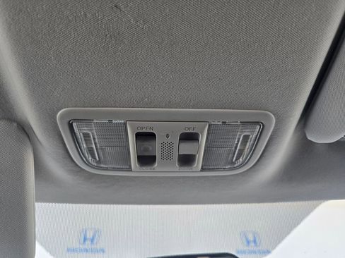 Used 2018 Honda HR-V EX image 16