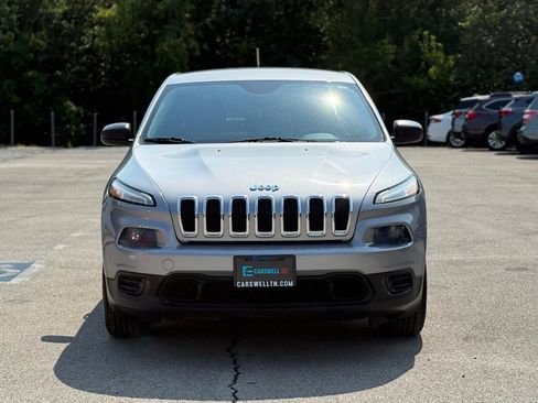 Used 2014 Jeep Cherokee Sport FWD image 2