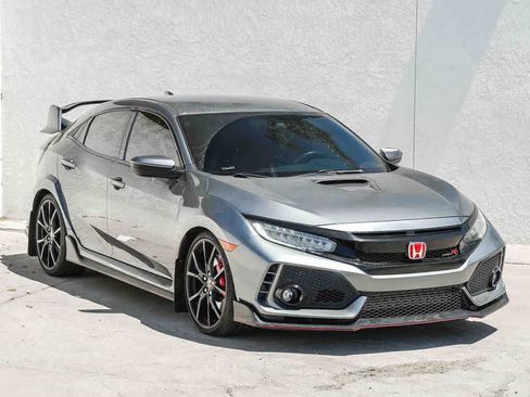 Used 2018 Honda Civic Type R image 3