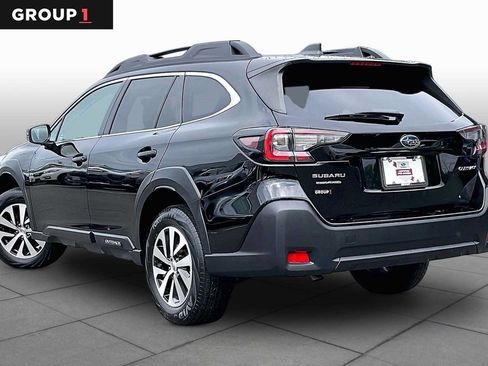 Used 2024 Subaru Outback Premium AWD/4WD image 12
