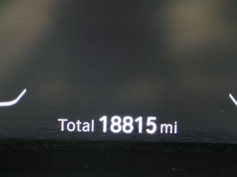 Used 2022 BMW 330e xDrive w/ M Sport Package image 13