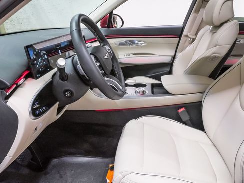 Certified 2026 Genesis GV70 2.5T Advanced AWD/4WD image 9