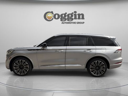 Used 2024 Lincoln Aviator Black Label w/ Dynamic Handling Package image 3