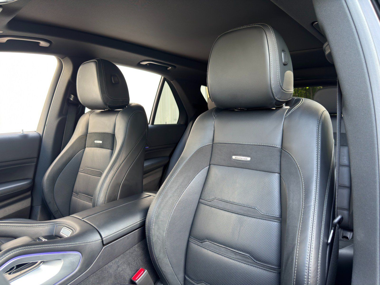 Used 2023 Mercedes-Benz GLE 53 AMG 4MATIC w/ Exterior Lighting Package image 46