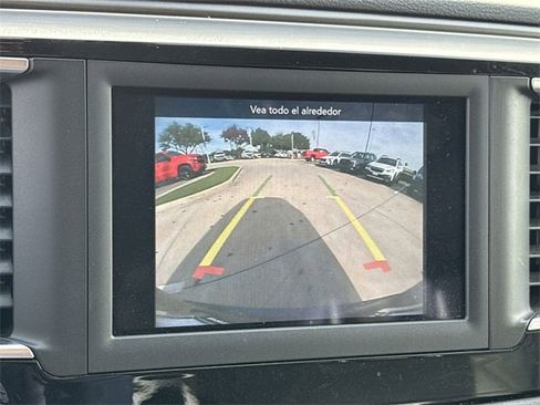 Used 2020 Chrysler Pacifica Touring-L image 24