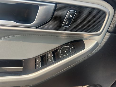 Used 2021 Ford Explorer XLT w/ Equipment Group 202A image 13