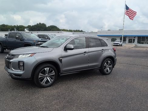 Used 2020 Mitsubishi Outlander Sport ES FWD image 2