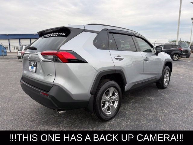 Used 2022 Toyota RAV4 XLE FWD image 9