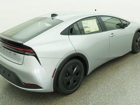 New 2026 Toyota Prius LE FWD image 12