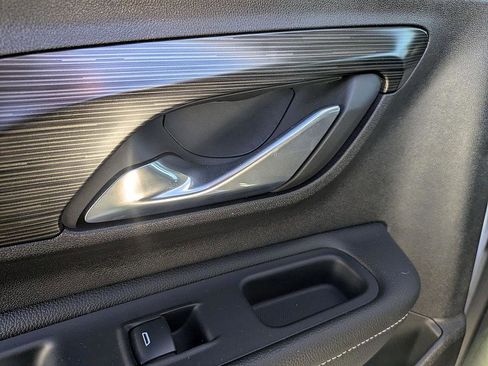 Used 2024 GMC Terrain SLE image 24