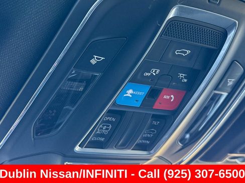 Used 2025 Jeep Grand Cherokee Laredo X w/ Luxury Tech Group I RWD image 25
