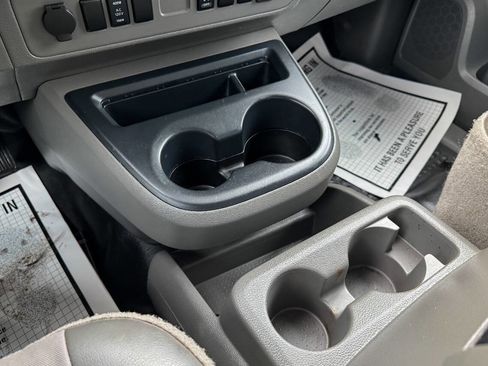 Used 2020 Nissan NV 2500 SV image 29