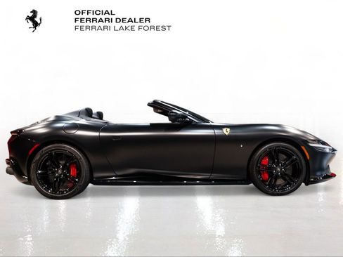 Used 2024 Ferrari Roma Spider RWD image 9