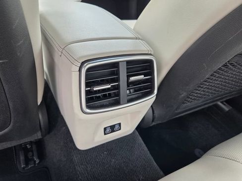 Used 2025 Genesis G70 2.5T RWD image 6
