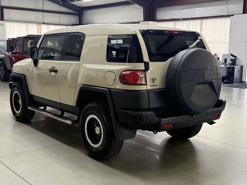Used 2010 Toyota FJ Cruiser 4WD image 4