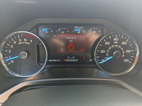 Used 2016 Ford F150 Platinum w/ Equipment Group 701A Luxury AWD/4WD image 16