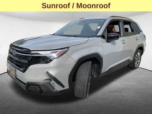 Used 2025 Subaru Forester Touring image 5