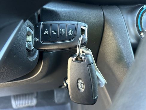 Used 2021 Hyundai Kona SE image 31