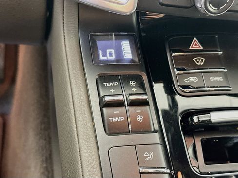 Used 2016 Porsche Cayenne AWD/4WD image 22