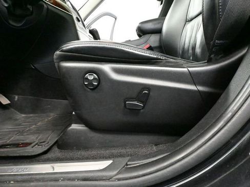 Used 2011 Jeep Grand Cherokee Limited image 19