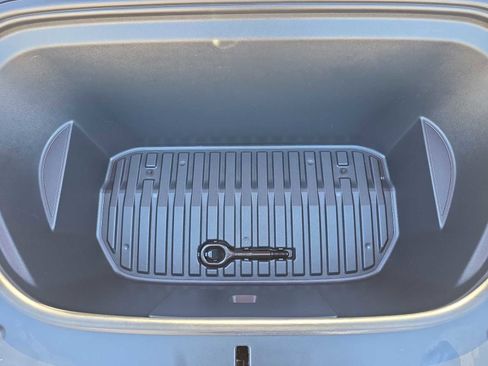 Used 2021 Tesla Model Y Long Range image 11