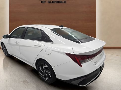 Used 2025 Hyundai Elantra SEL FWD image 3