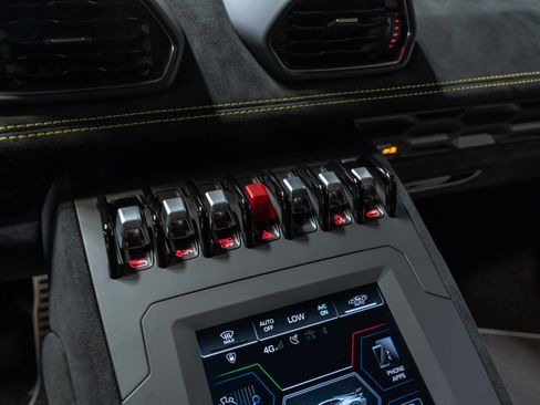 Used 2022 Lamborghini Huracan STO RWD image 58