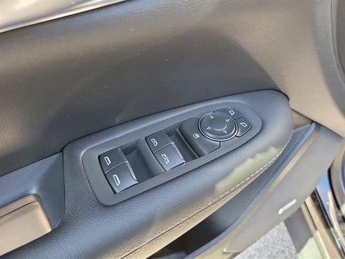 Certified 2025 Cadillac XT5 Luxury FWD image 38