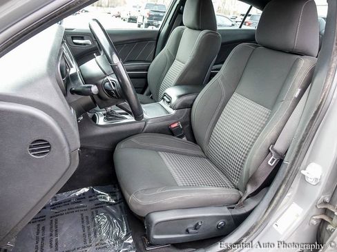 Used 2019 Dodge Charger SXT w/ Navigation & Travel Group image 9