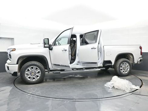 Used 2025 Chevrolet Silverado 2500 High Country w/ Technology Package image 50