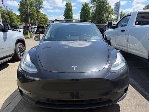 Used 2021 Tesla Model Y Long Range AWD/4WD image 2