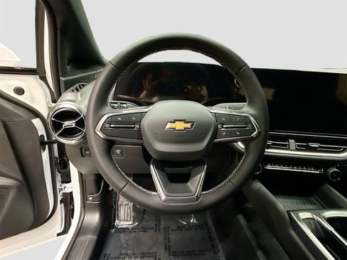 New 2026 Chevrolet Equinox EV LT w/ Comfort Package image 11
