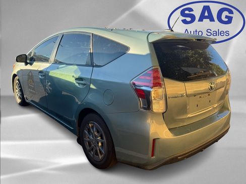 Used 2015 Toyota Prius V Three image 4