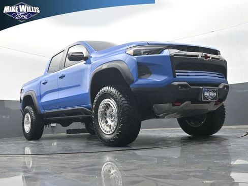 Used 2025 Chevrolet Colorado ZR2 w/ Technology Package AWD/4WD image 17