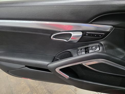 Used 2018 Porsche 911 Turbo image 24