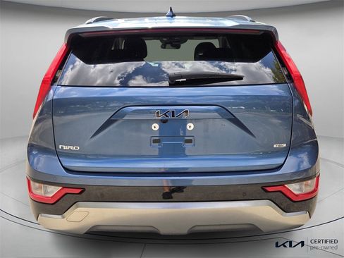 Certified 2023 Kia Niro EX Touring image 6