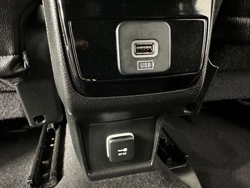 Used 2024 Jeep Compass Latitude image 25