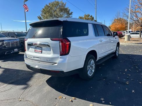 Used 2022 GMC Yukon XL SLT w/ SLT Premium Package image 7