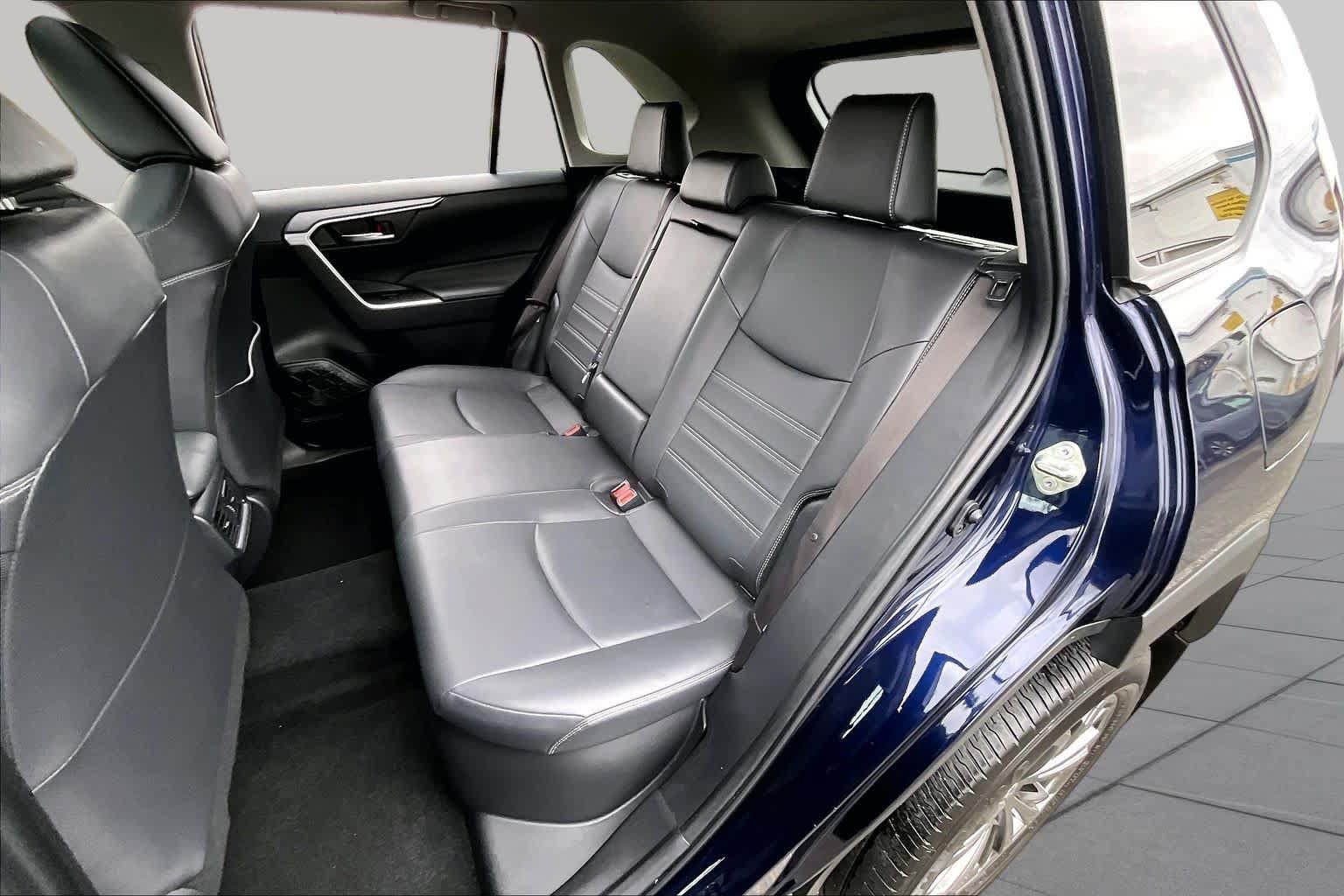 Used 2025 Toyota RAV4 XLE Premium w/ Weather Package AWD/4WD image 19