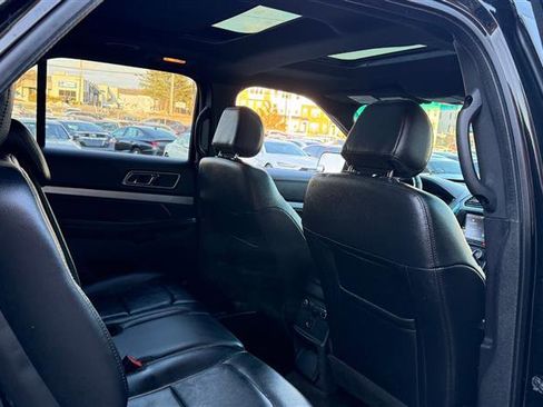 Used 2016 Ford Explorer XLT w/ Equipment Group 202A image 13