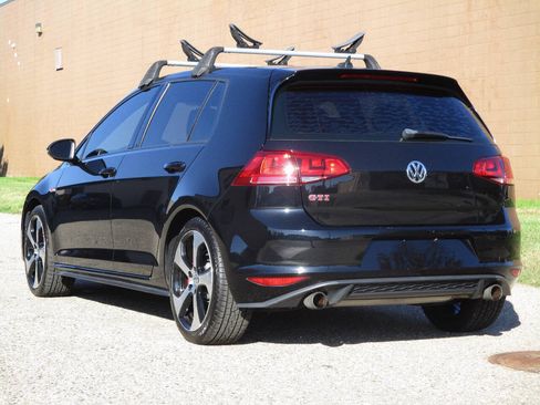 Used 2017 Volkswagen GTI SE FWD image 6