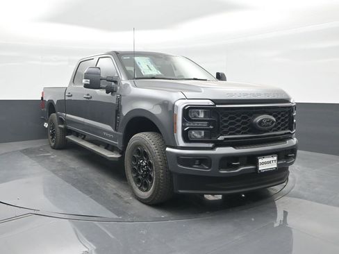 New 2026 Ford F250 Lariat w/ Black Appearance Package image 8
