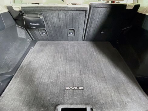 Used 2021 Nissan Rogue SV image 27